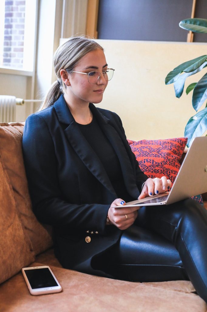 woman-office-business-5678997 woman, office, business-5678997.jpg